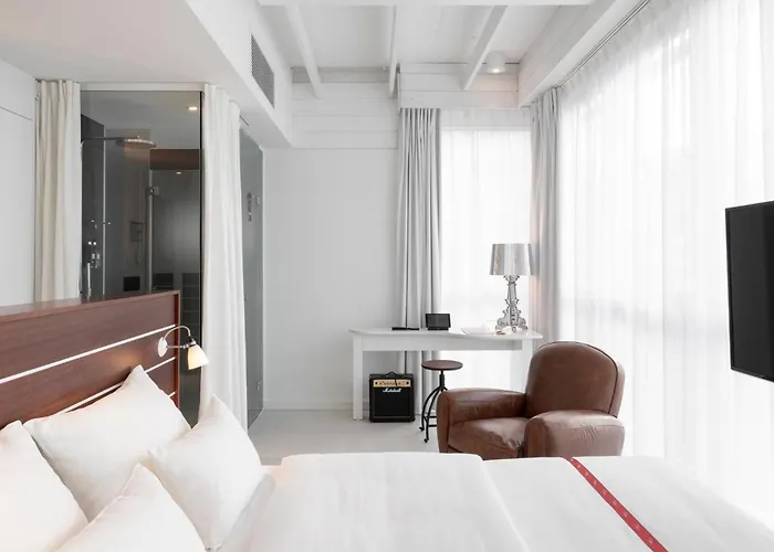 Ruby Lotti By Ihg Hotel 4*